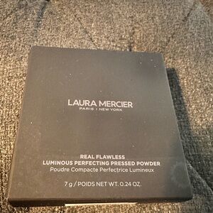 Laura Mercier Real Flawless Luminous Perfecting Pressed Powder Translucent- NEW